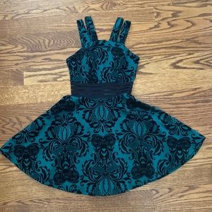 City studio green dress